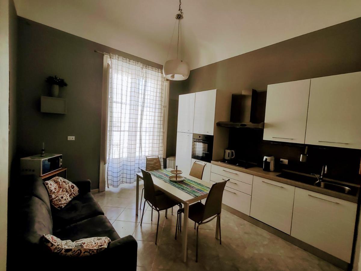 Central Apartment A Due Passi Dal Porto Палермо Екстер'єр фото